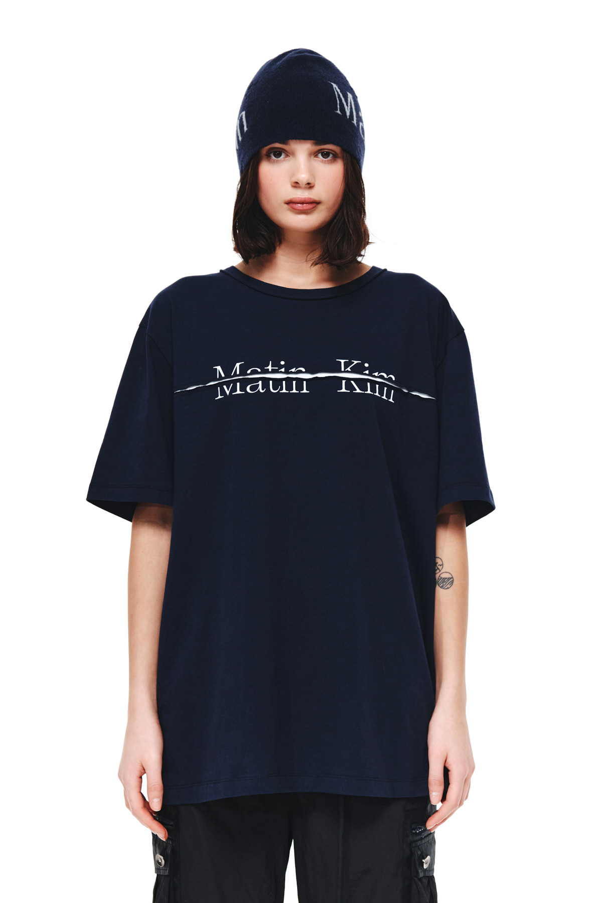 CUTTED LOGO LAYERED TOP IN NAVY
