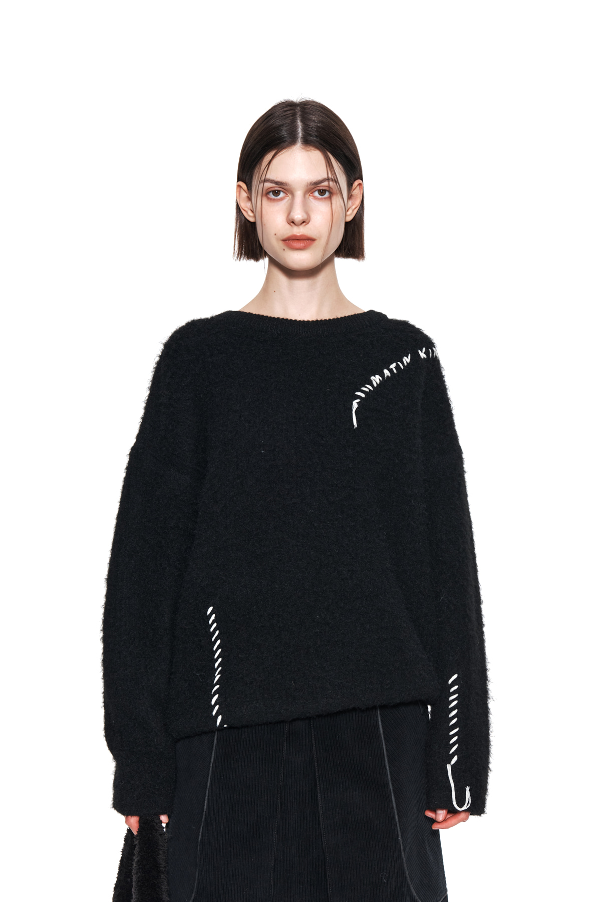 LOGO STITCH HAIRY KNIT PULLOVER IN BLACK